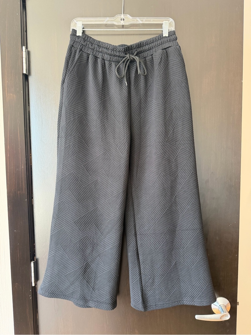 Womens Black Textured Wide Leg Jogger Pants – Large
